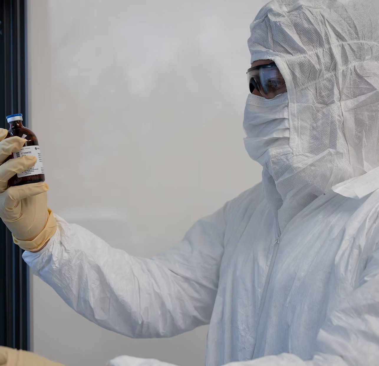 Lab scientist